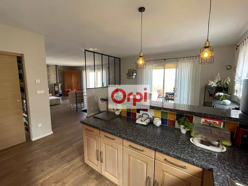 Maison, 235 m²
