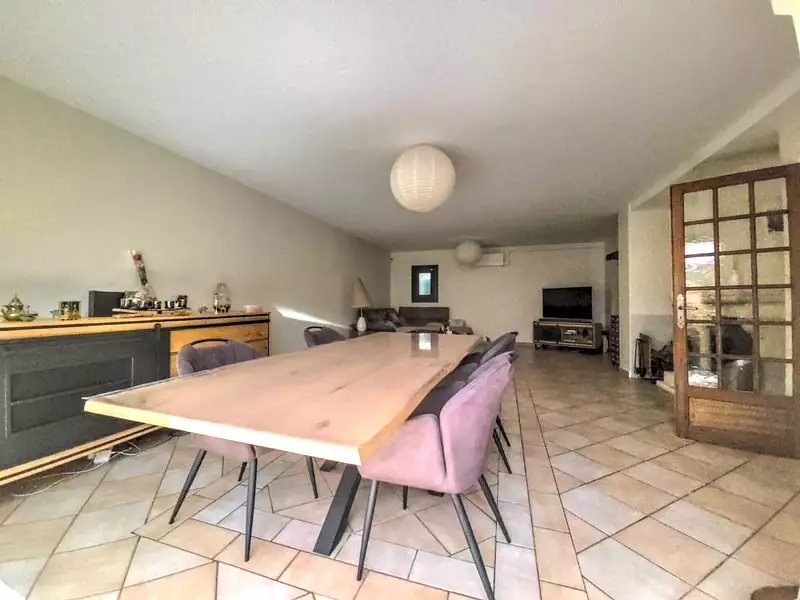 Maison, 211 m²