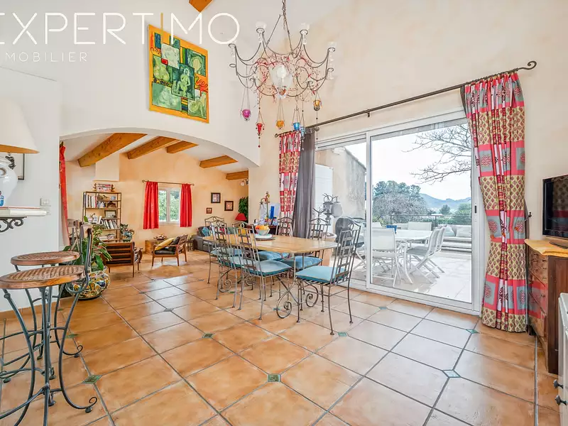 Maison, 167 m²