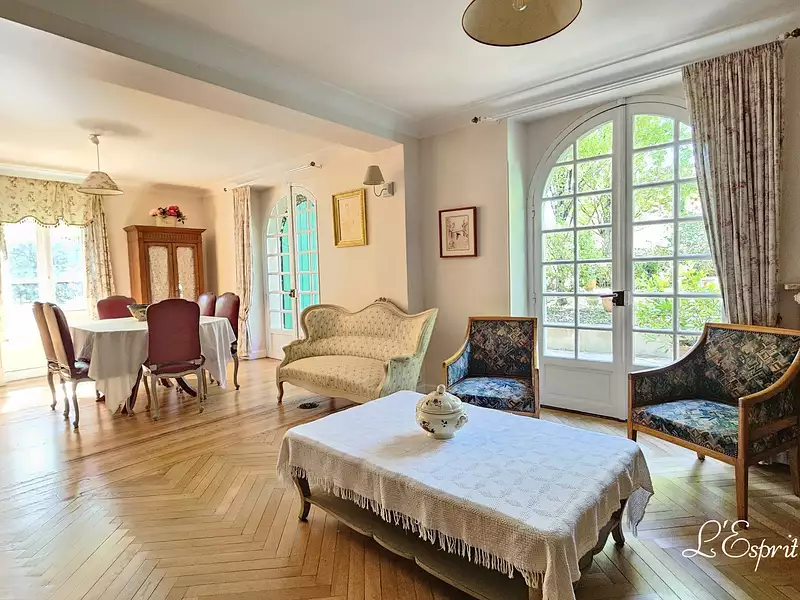 Maison, 280 m²