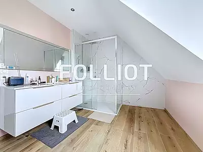 Maison, 220 m²