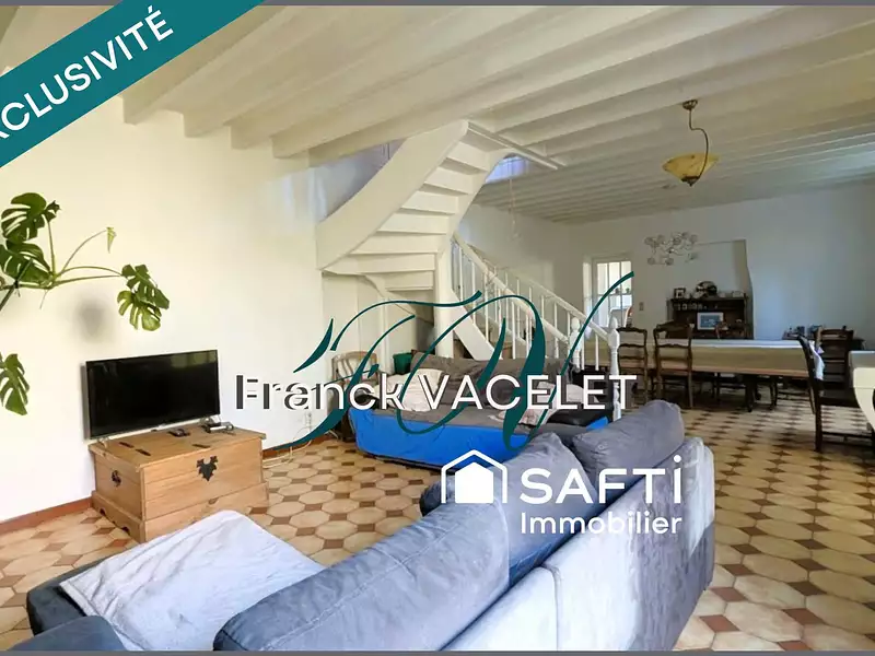 Maison, 247 m²