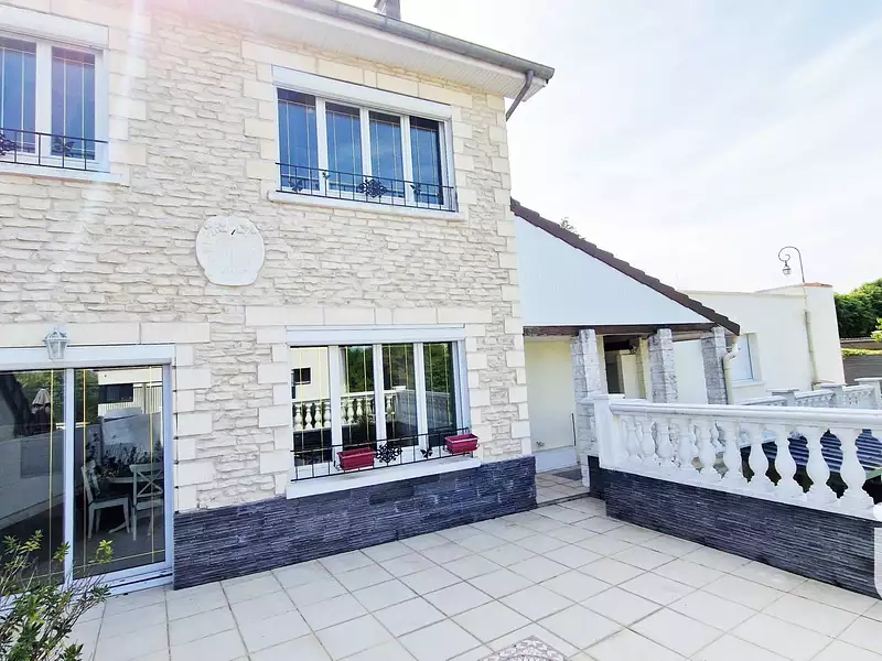 Maison, 250 m²