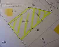 Terrain, 1 400 m²