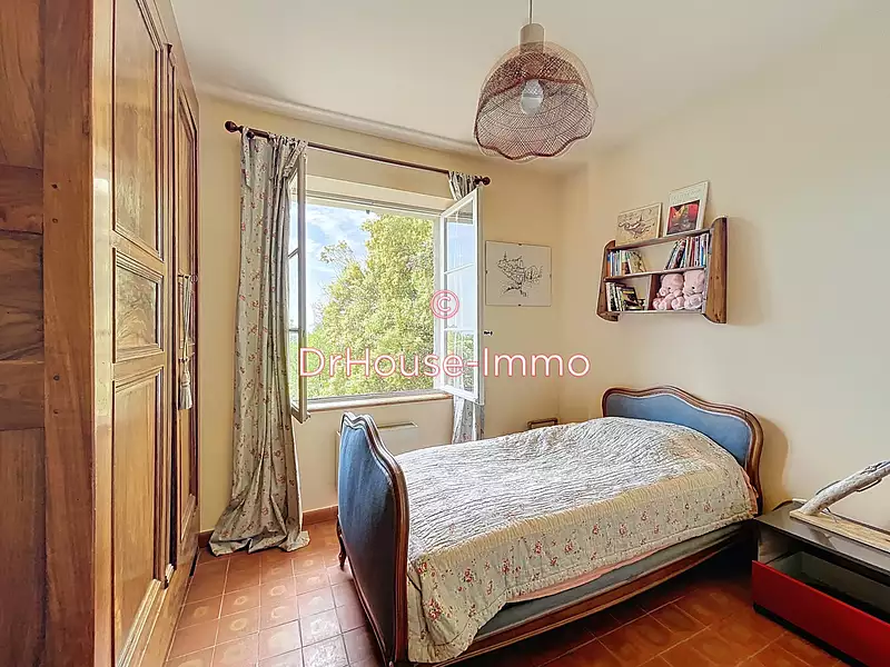 Maison, 218,5 m²