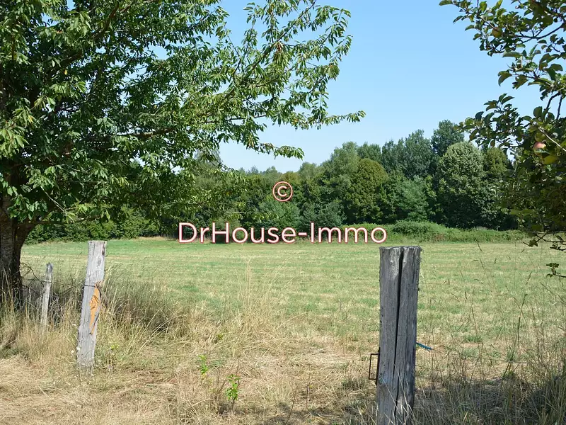 Terrain, 11 100 m²