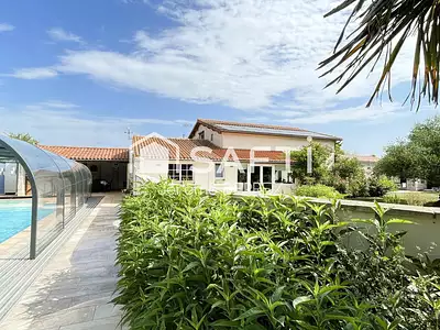 Maison, 244 m²