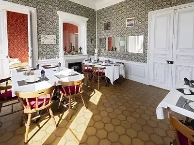 Maison, 1 225 m²