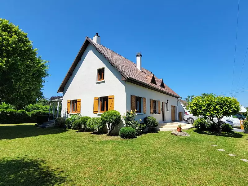 Maison, 225 m²