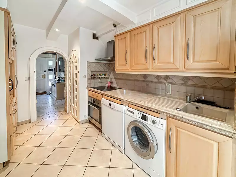 Maison, 185 m²
