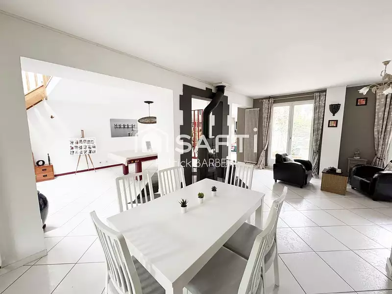 Maison, 254 m²