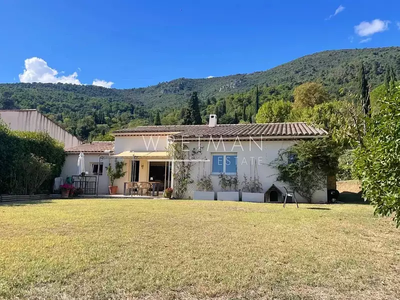 Maison, 146 m²