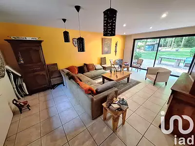 Maison, 196 m²