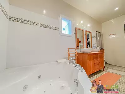 Maison, 384 m²