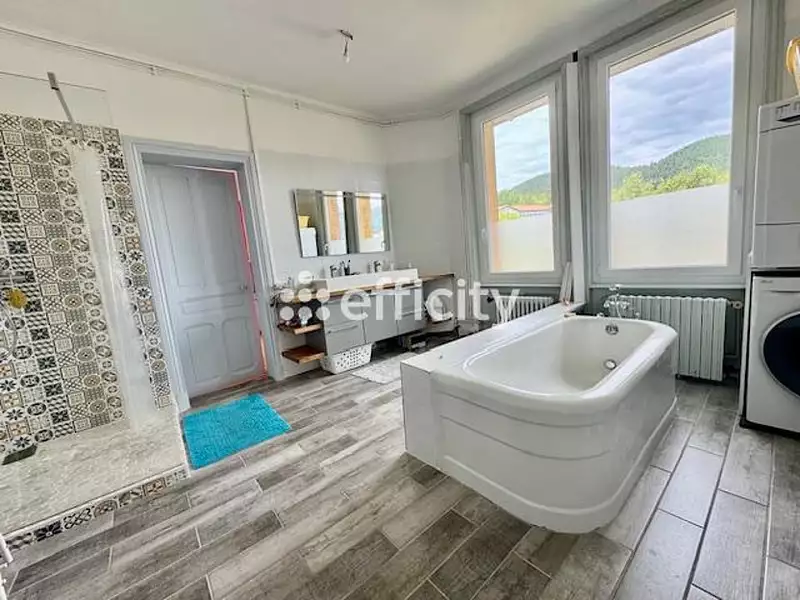 Maison, 270 m²
