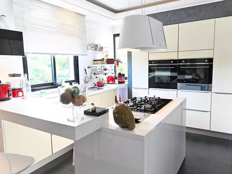 Maison, 360 m²