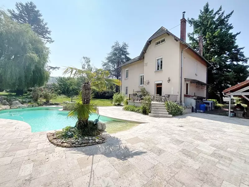 Maison, 277 m²