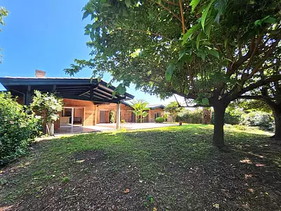 Maison, 240 m²