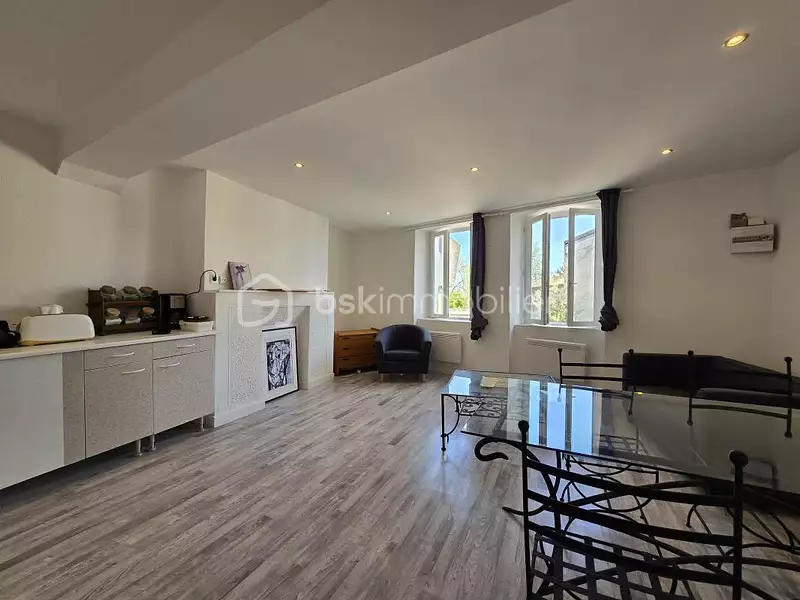 Immeuble, 85 m²