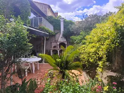 Maison, 240 m²