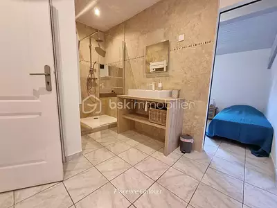 Maison, 239 m²