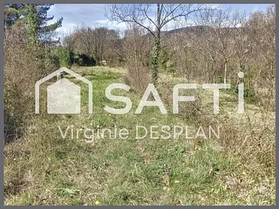Terrain, 1 084 m²