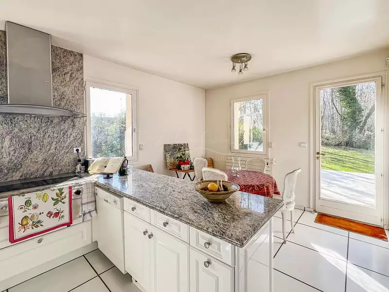 Maison, 254 m²