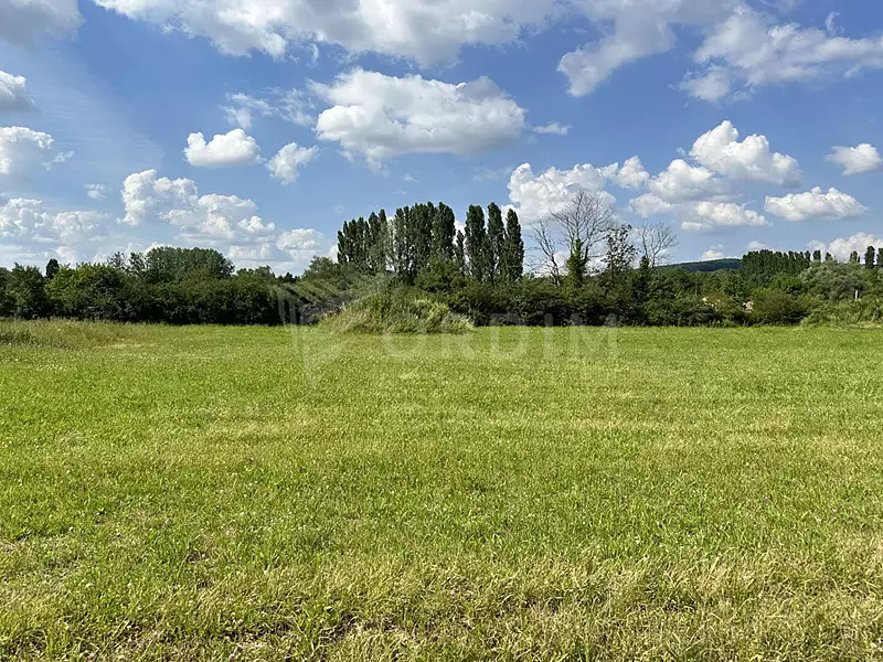 Terrain, 1 049 m²