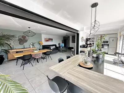 Maison, 166 m²