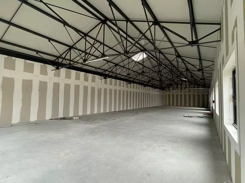 Divers, 330 m²