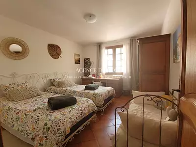 Maison, 250 m²