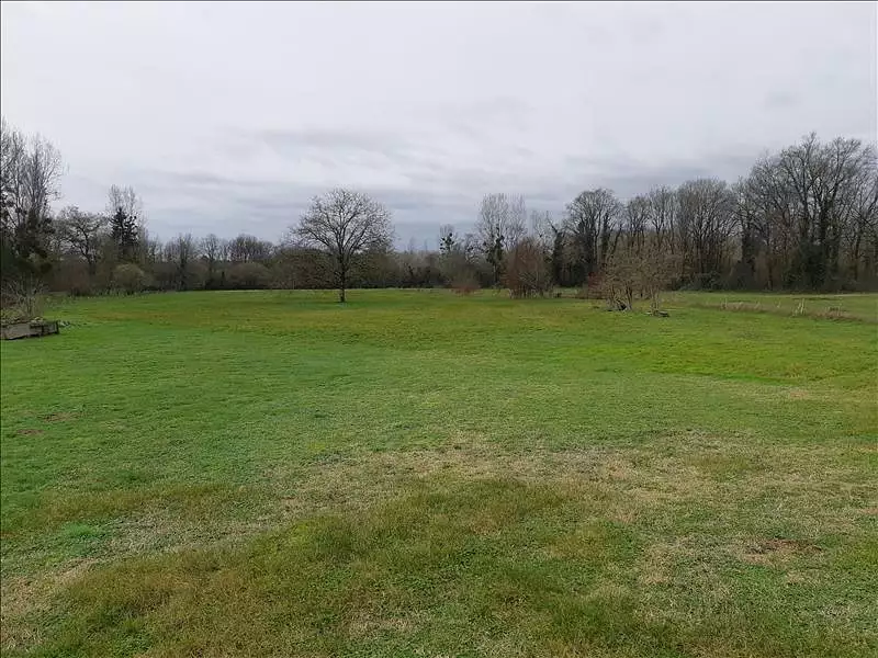Terrain, 2 056 m²