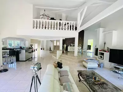 Maison, 174 m²