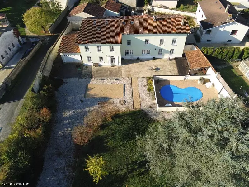 Maison, 302 m²