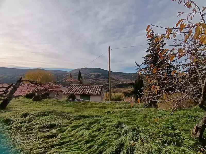 Terrain, 740 m²