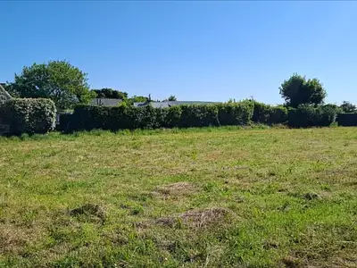 Terrain, 700 m²