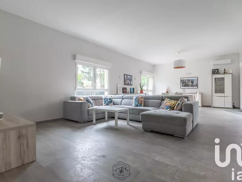 Maison, 299 m²
