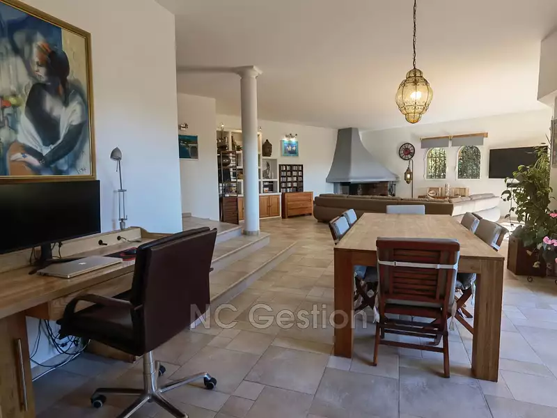 Maison, 334 m²