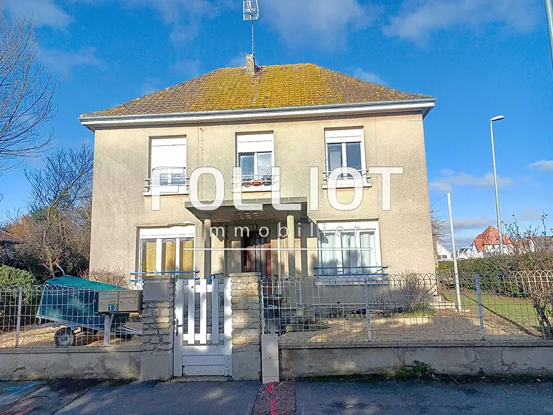 Immeuble, 140 m²
