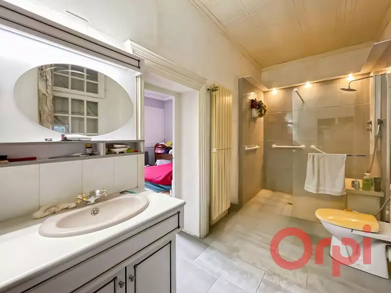 Maison, 253 m²
