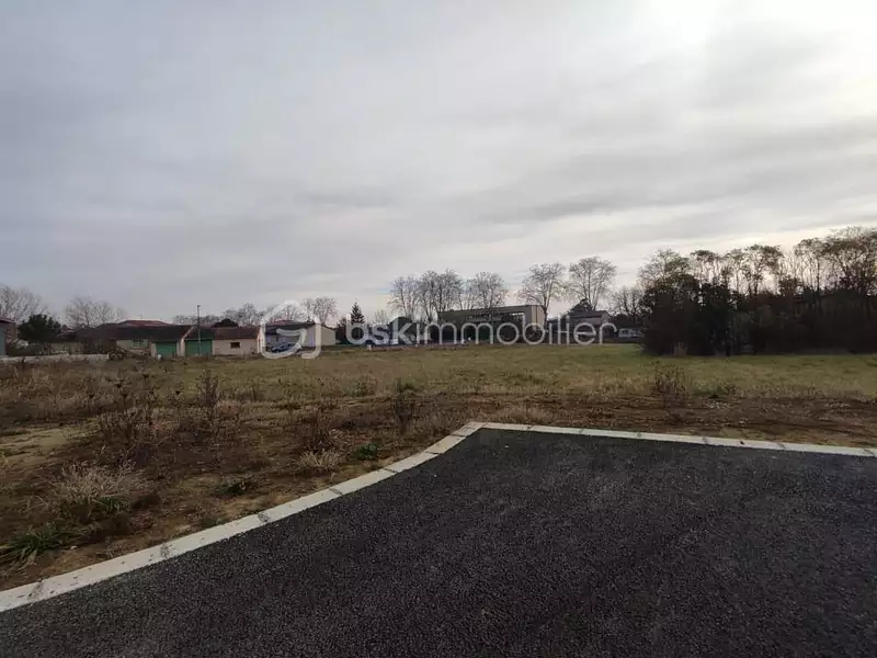 Terrain, 766 m²