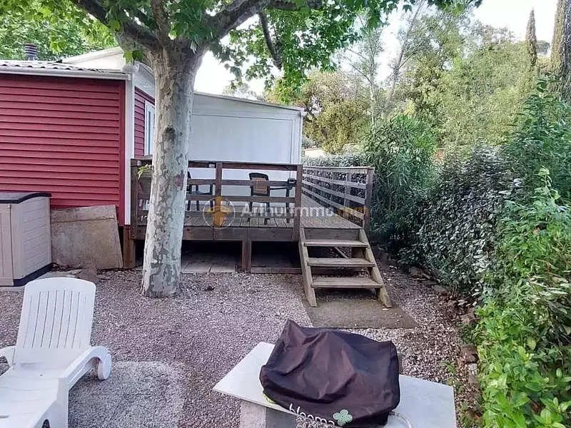 Terrain, 245 m²