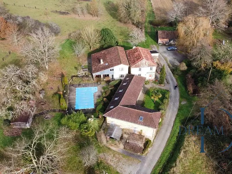 Maison, 565 m²