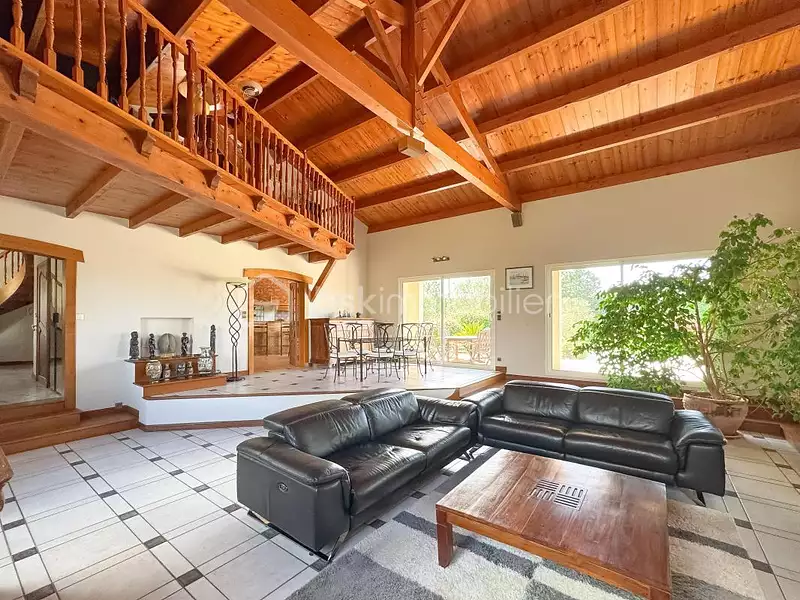 Maison, 237 m²