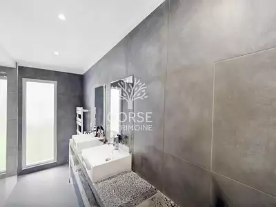 Maison, 325 m²