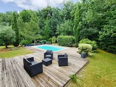 Maison, 185 m²