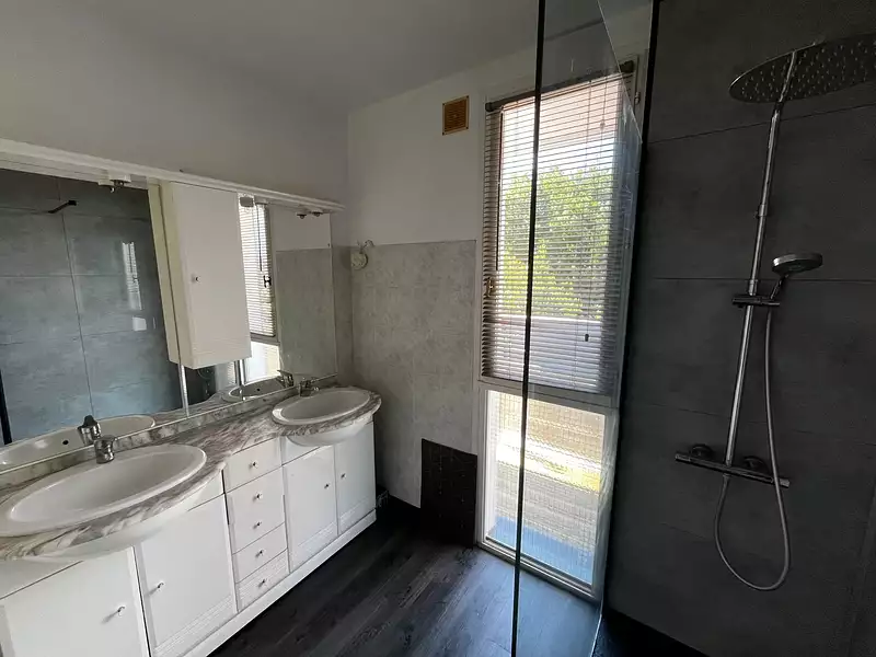 Maison, 180 m²