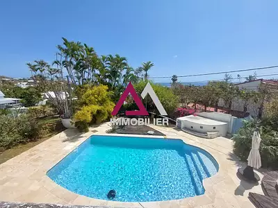 Maison, 275 m²