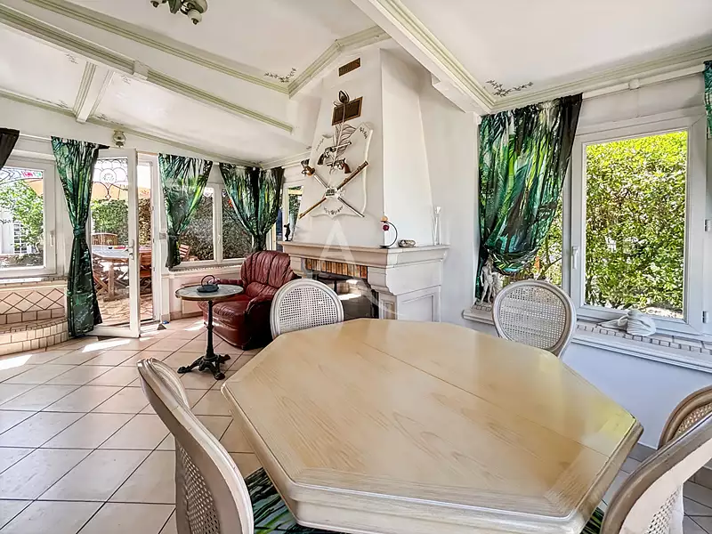 Maison, 185 m²