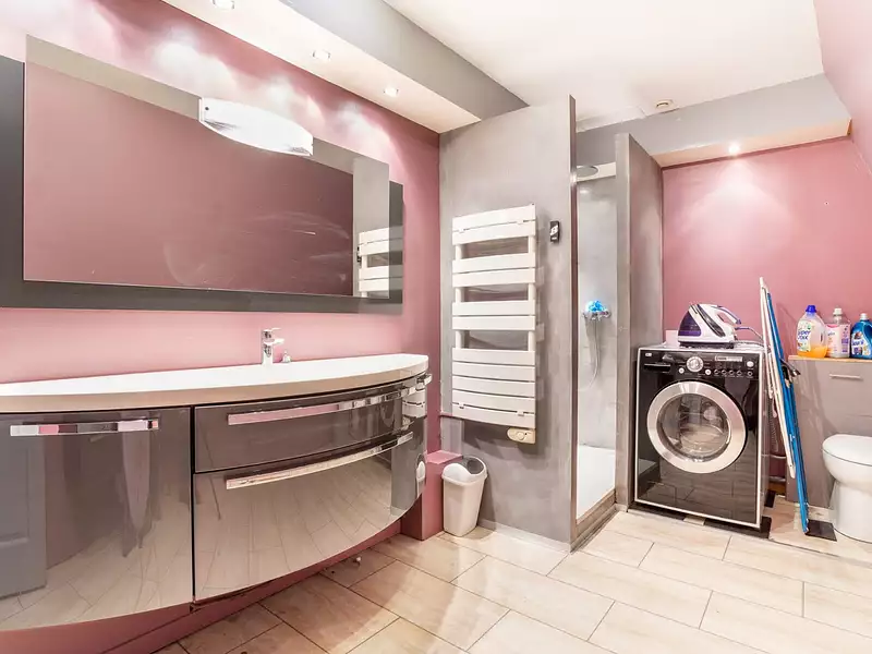 Immeuble, 335 m²